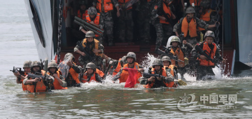 ����ͼ����ž����к�½����������������ϰ