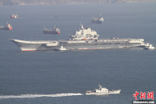 10��30��10ʱ20�֣��й���ĸ����������ͣ��������ʡ��������ͷ�����������ʽ�������ۺ���״γ�����ͼΪ�������������ͷʻ��ġ�����������<a target='_blank' href='http://www.chinanews.com/'>������</a>�� ��̫ʢ �� 