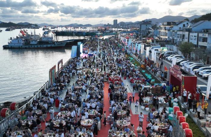 浙江象山千人宴：地道海鲜飨食客