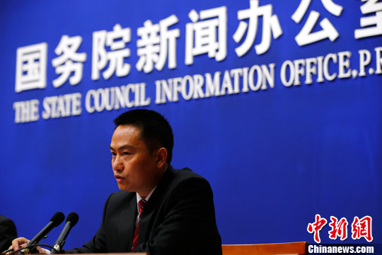 ����Աѵ�����Ļ�Ӧ����ƽ���䣺1980��1�³���