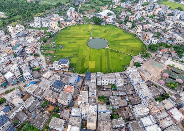 400年古村落巧筑“大地时钟”