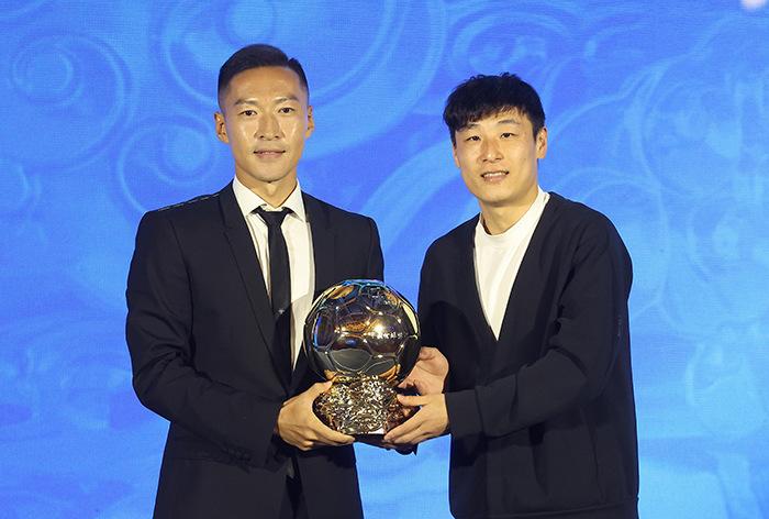 吴曦获得中国金球奖